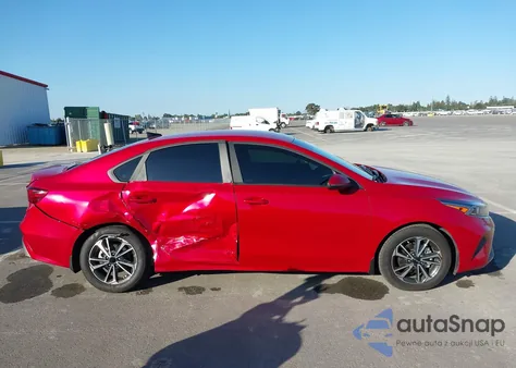 2024 Kia Forte Lxs z USA, uszkodzony, nr VIN 3KPF24ADXRE805599